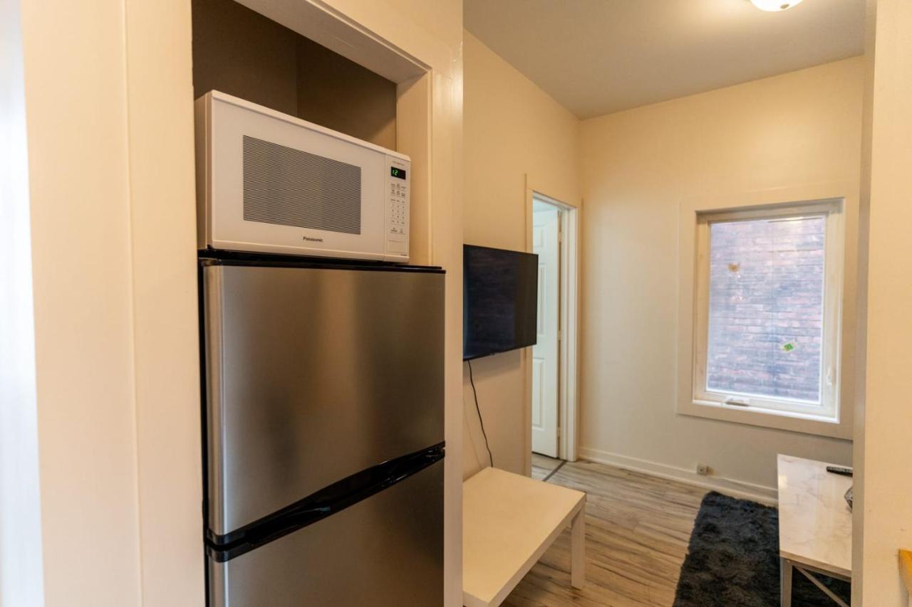 Modern 1 Bedroom With In-suite Laundry * Hamilton