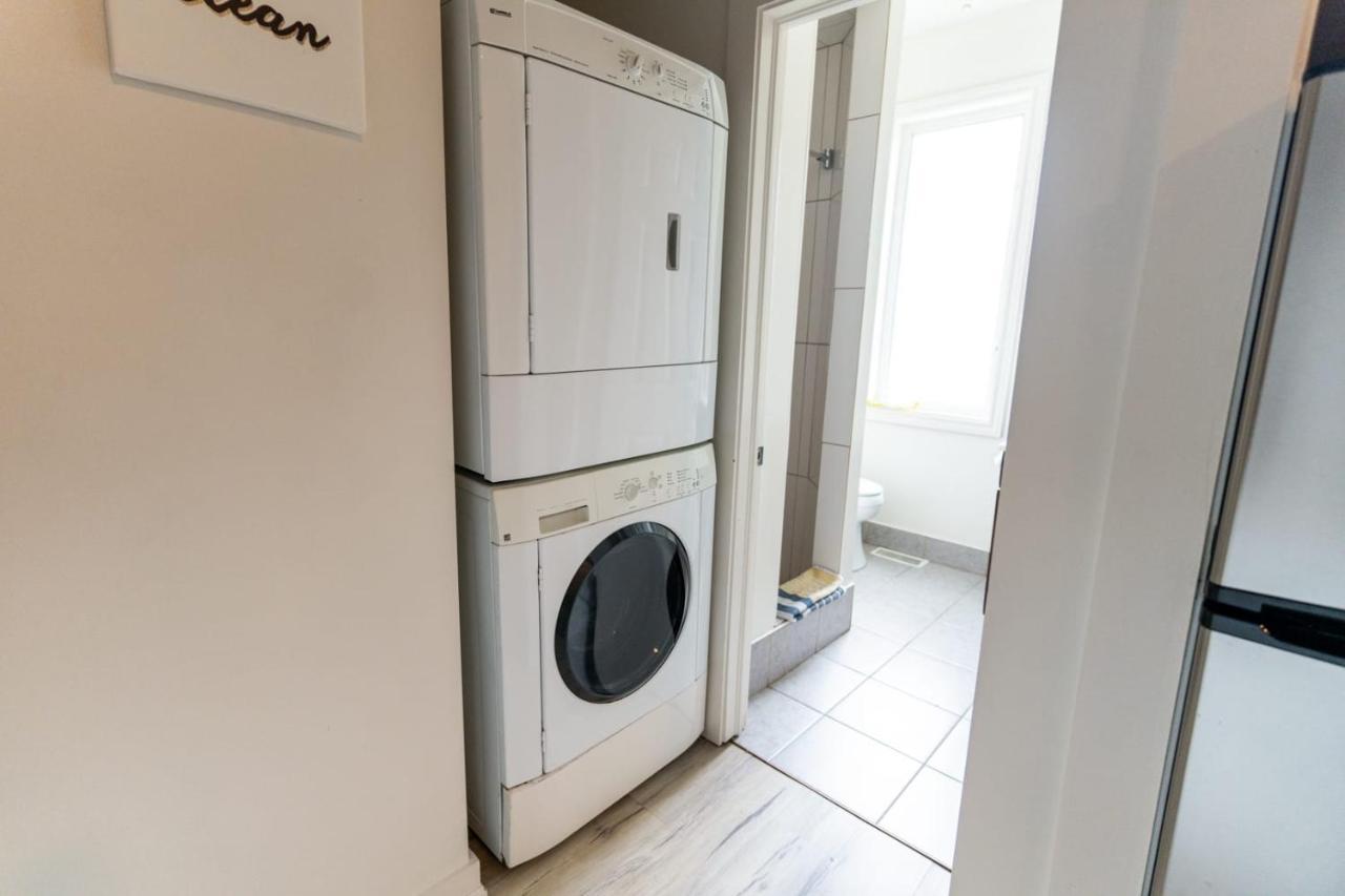Modern 1 Bedroom With In-suite Laundry *