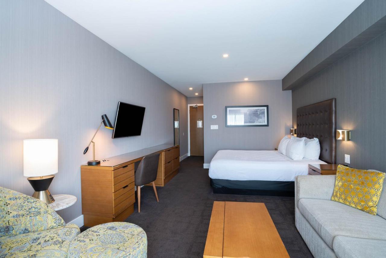 Hotel Sandman Hamilton
