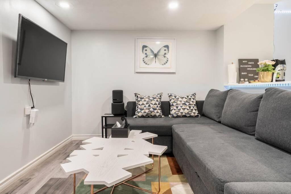 Cozy Nest Basement Unit *