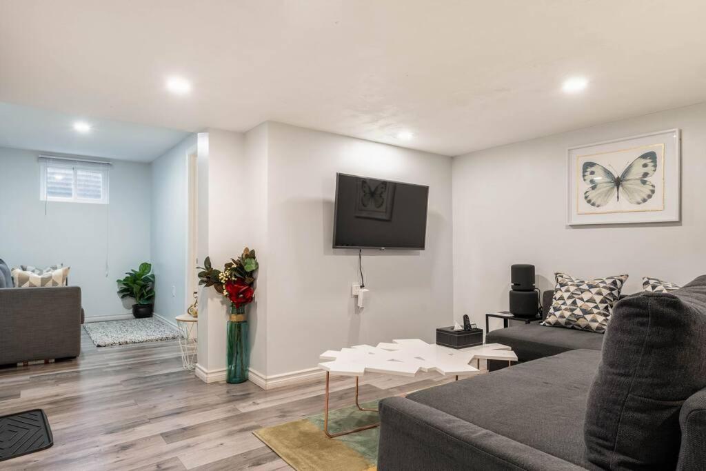 Cozy Nest Basement Unit Apartment Hamilton
