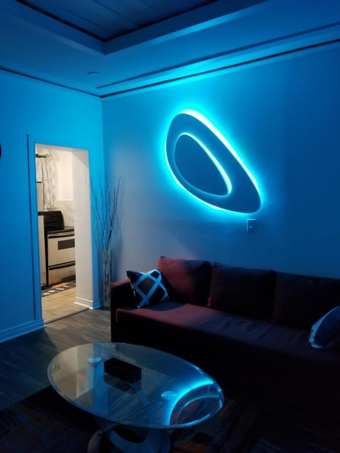 Cozy And Unique Getaway Hamilton
