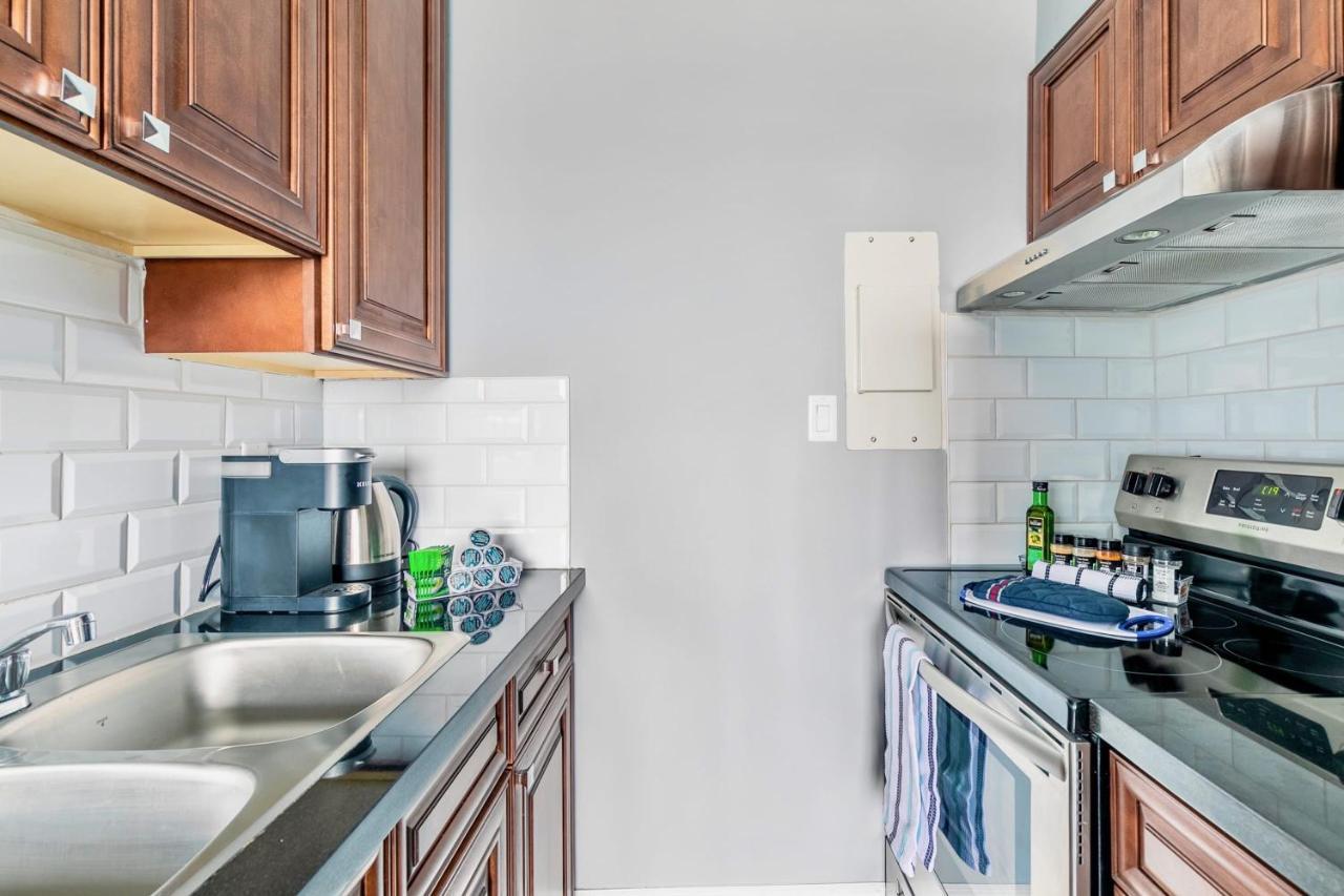 Apartment Cozy 1br - Near Downtown With Balcony *