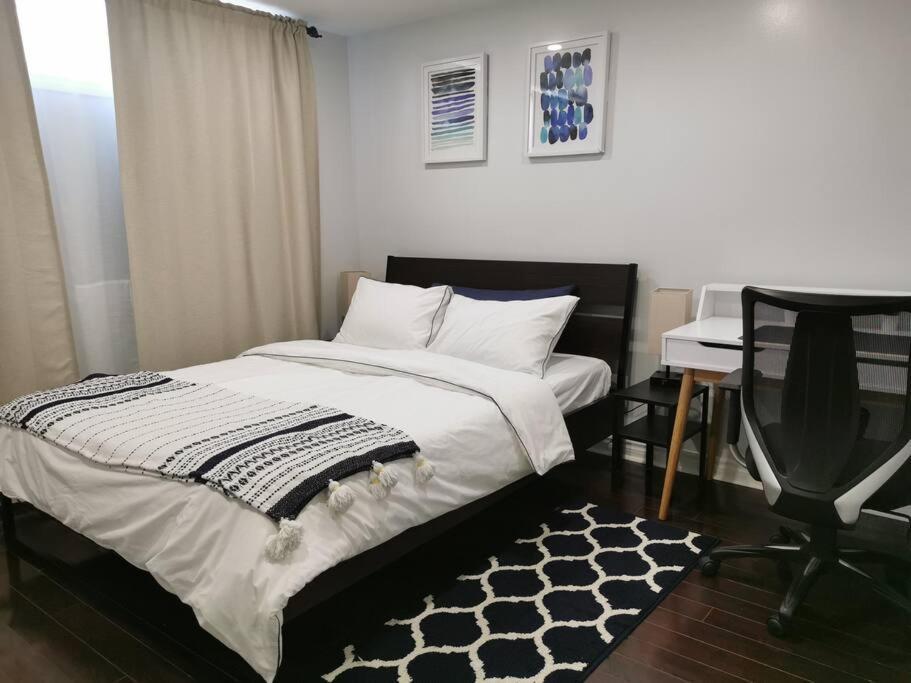 *cozy, Newly Renovated, Fully Equipped* Hamilton