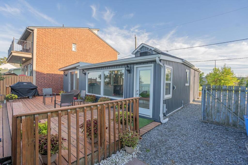 Lakefront Cheerful 2 Bedroom House *