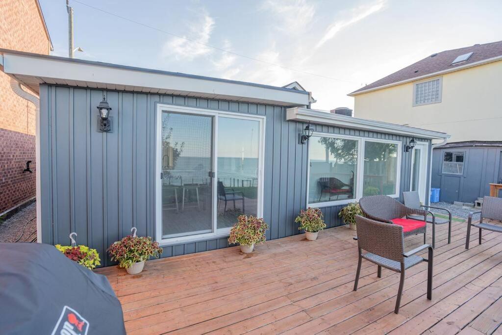 Lakefront Cheerful 2 Bedroom House