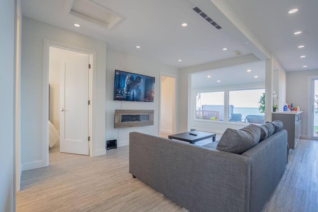 Lakefront Cheerful 2 Bedroom House * Hamilton