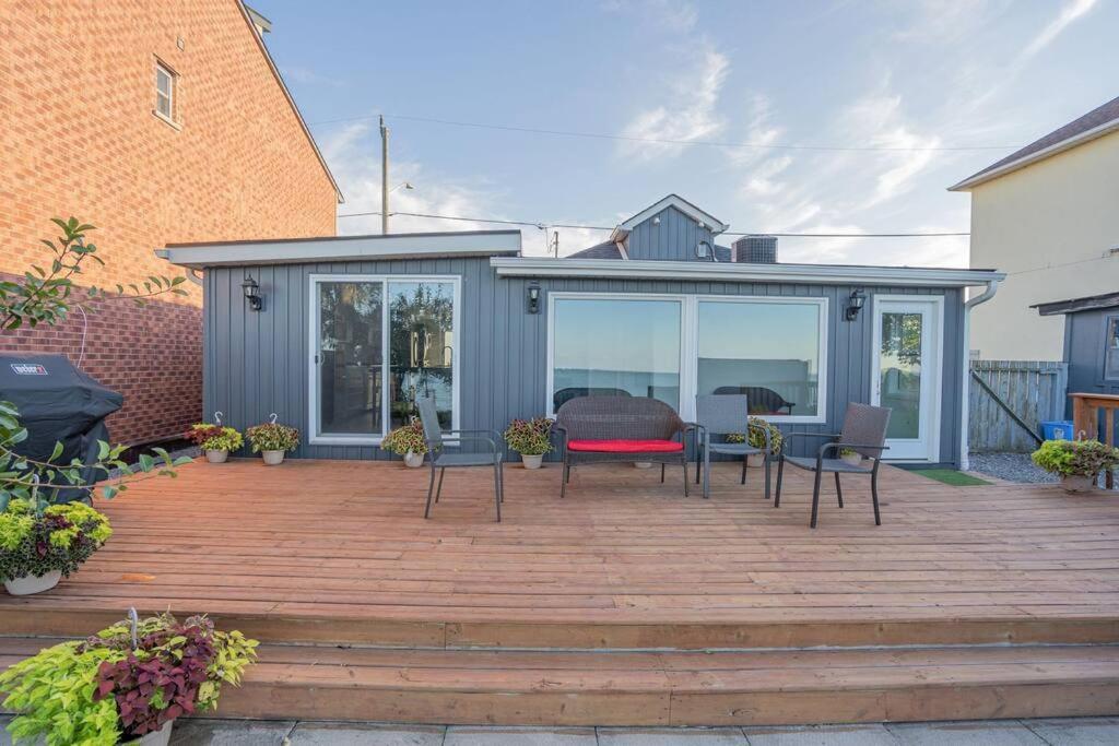 Lakefront Cheerful 2 Bedroom House Villa Hamilton