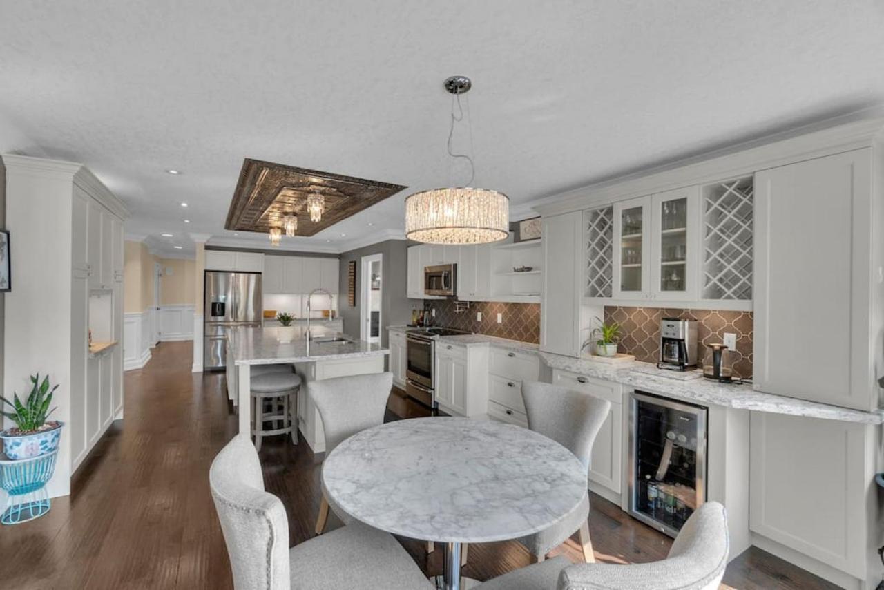 Amazing Luxury 6br - Pool - 30min To Niagara Falls Holiday home *