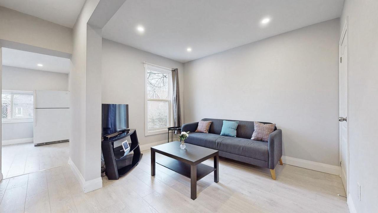 Apartment Three Bedroom In