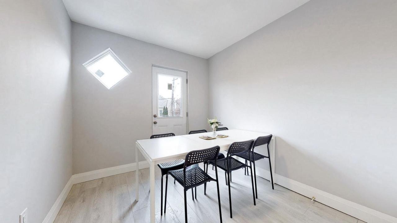 Three Bedroom In Apartment *