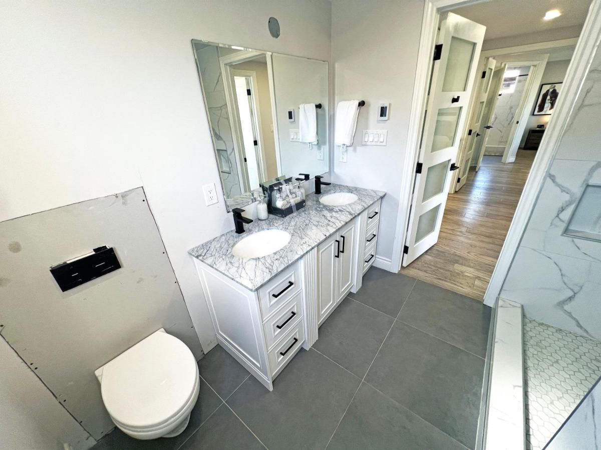 Luxe Near Limeridge - Sleeps 11 - Pool Hamilton