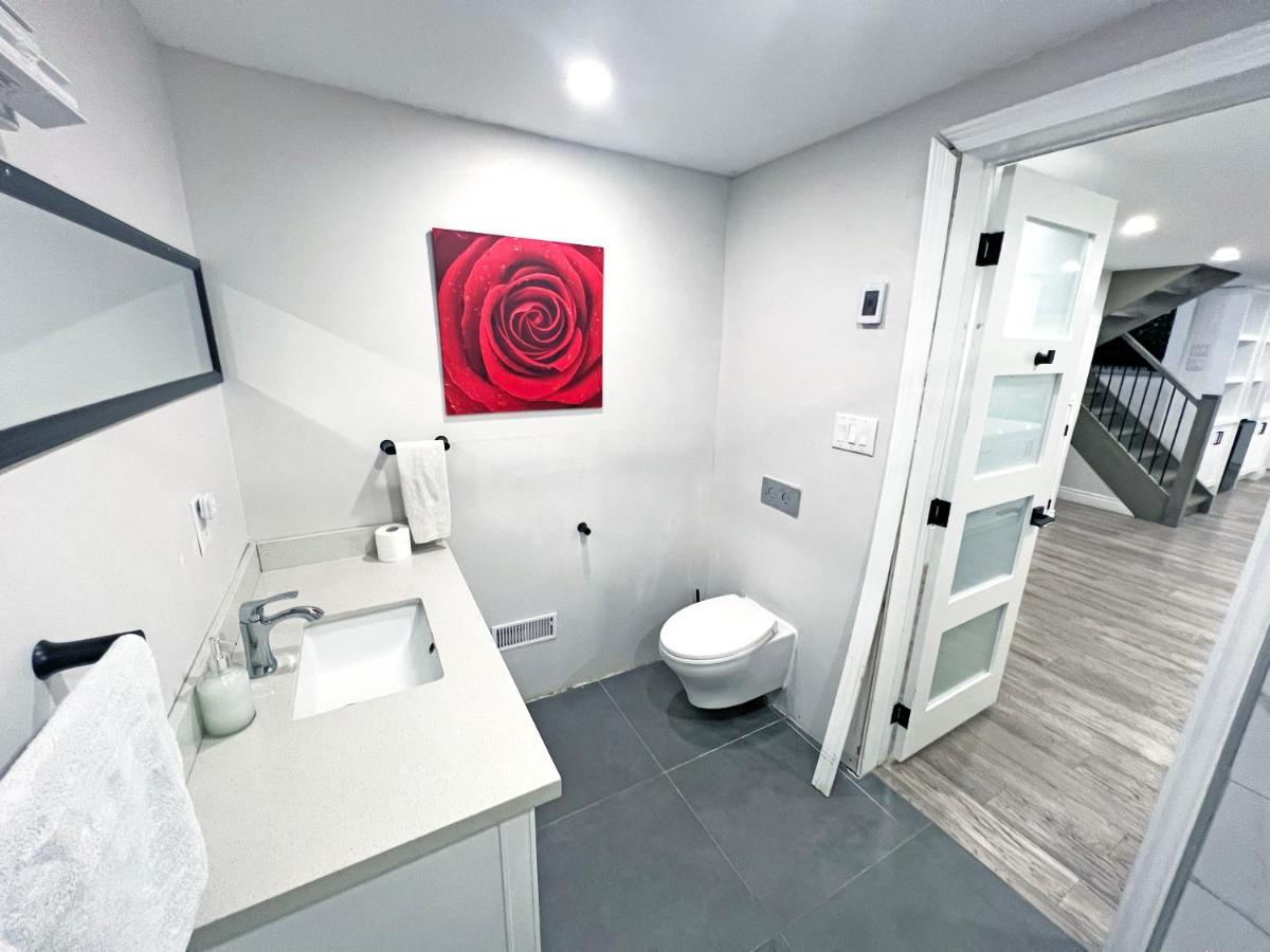 Luxe Near Limeridge - Sleeps 11 - Pool Hamilton