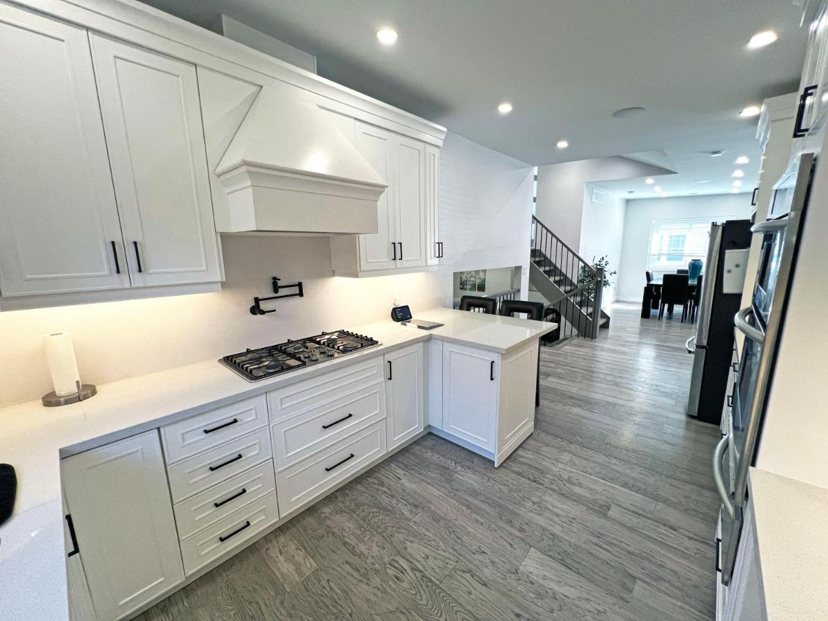 Luxe Near Limeridge - Sleeps 11 - Pool Apartamento
