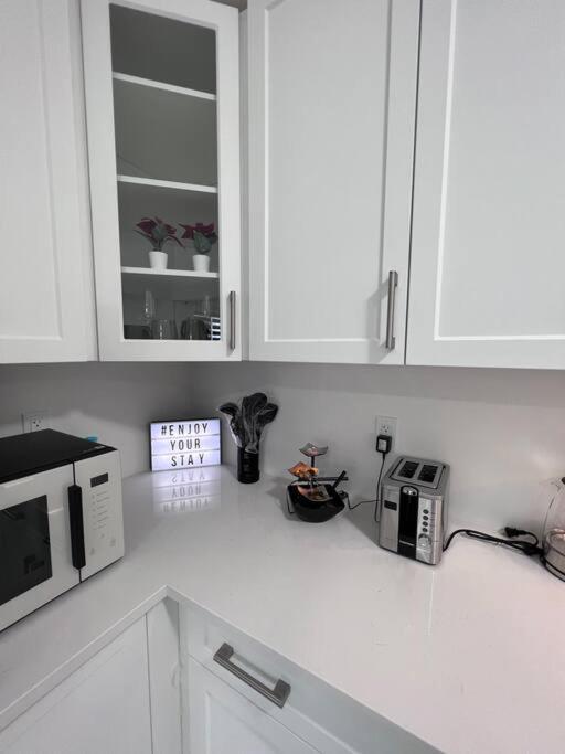 Brand New 4 Bedroom By Airport! *