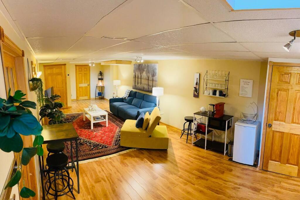 Escarpment Dwelling! Apartment Hamilton