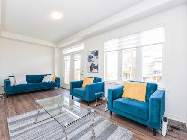 Stylish In Waterdown Apartment *