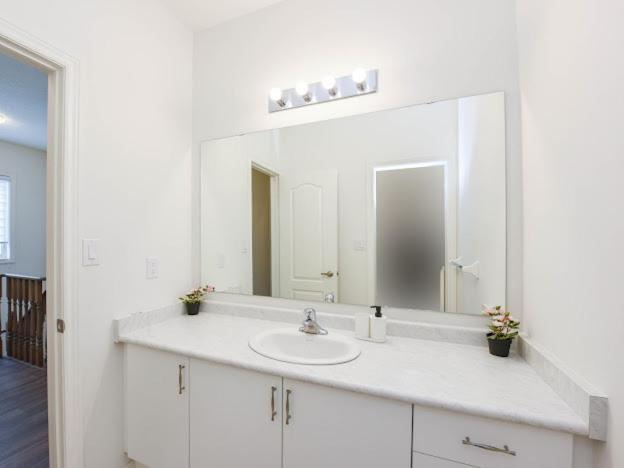 Apartment Stylish In Waterdown