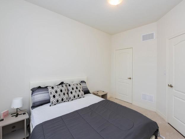 Apartment Stylish In Waterdown