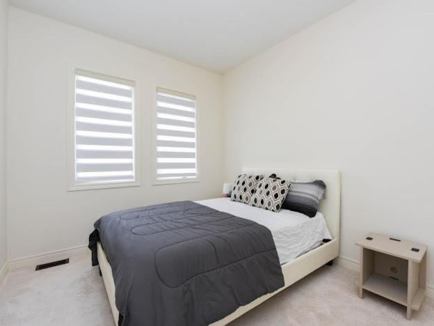 Stylish In Waterdown Apartment
