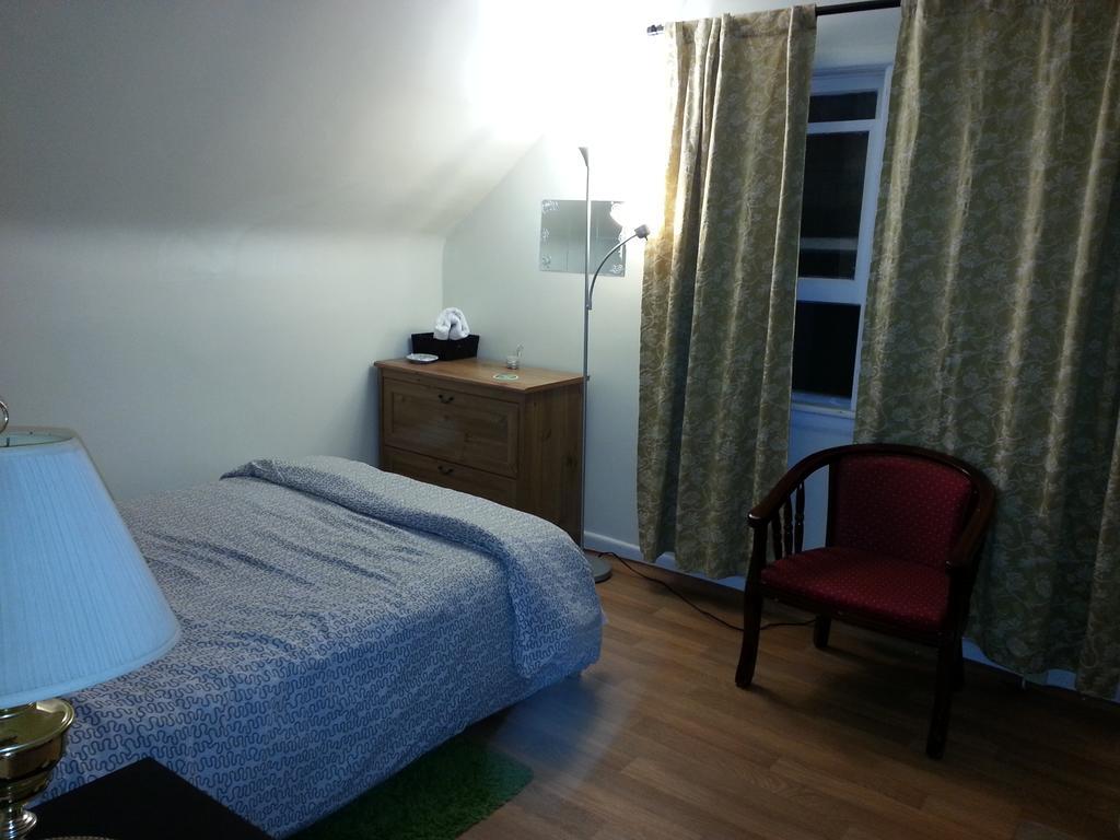 Guest house West Hamilton