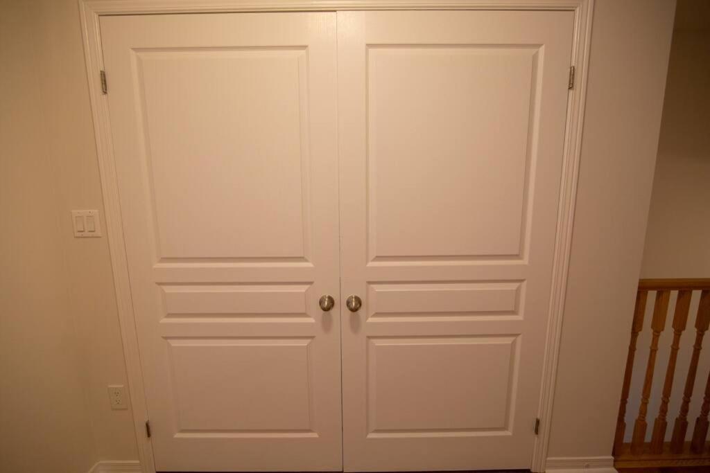 Executive 3 Bedroom Townhouse Close To The *