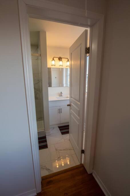 Executive 3 Bedroom Townhouse Close To The Villa *