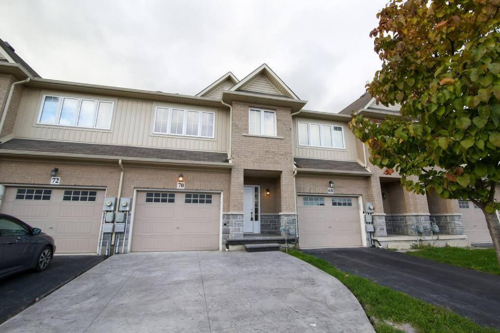 Villa Executive 3 Bedroom Townhouse Close To The Hamilton