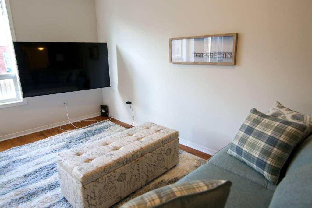 Executive 3 Bedroom Townhouse Close To The Villa *