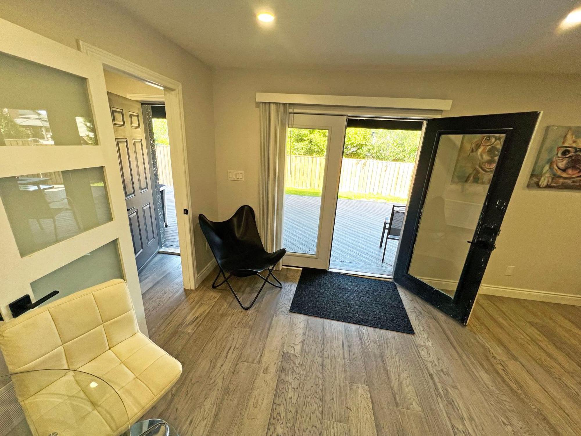 Luxe Near Limeridge - Sleeps 11 - Pool Apartamento Hamilton