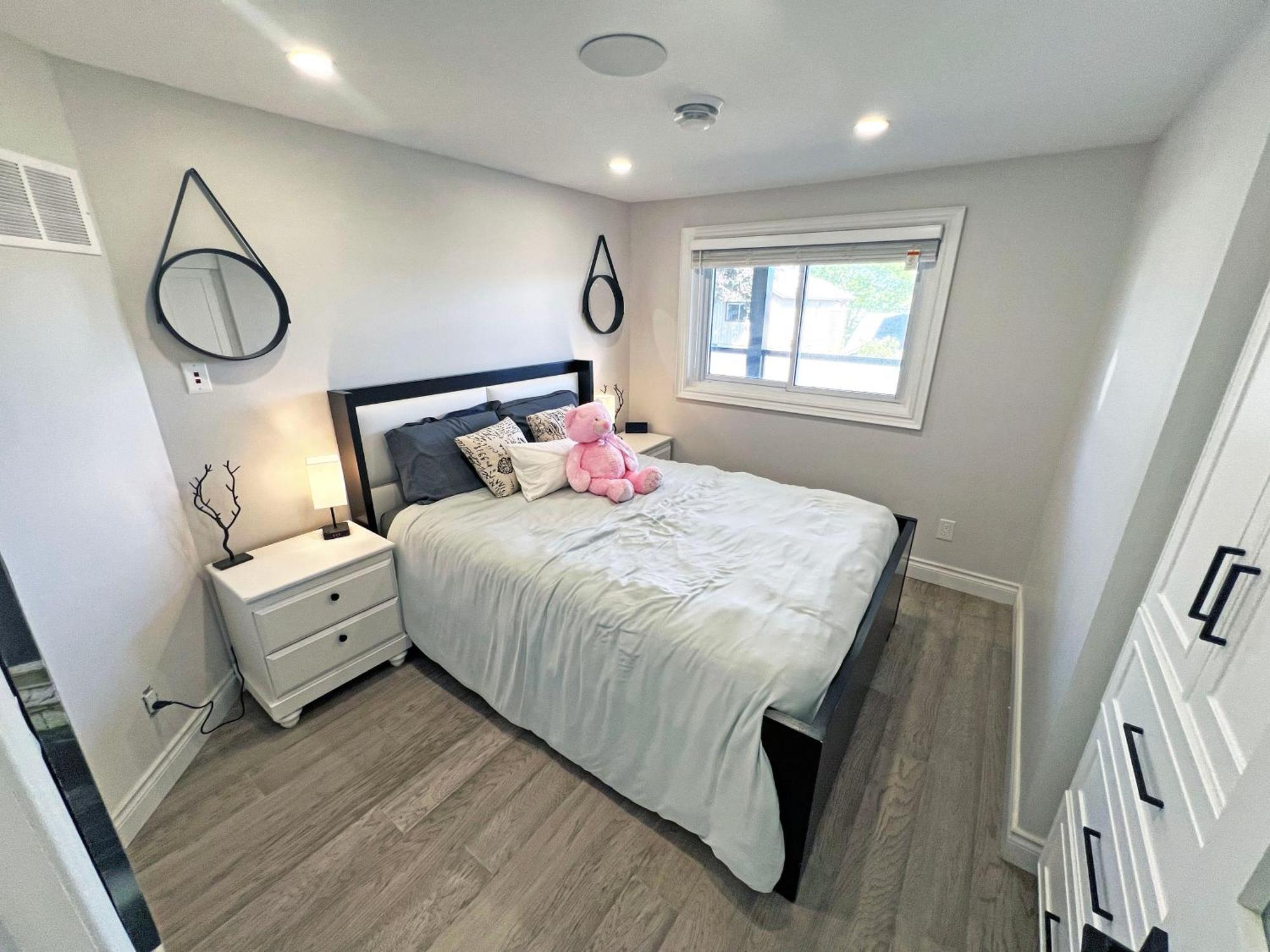 Apartamento Luxe Near Limeridge - Sleeps 11 - Pool *