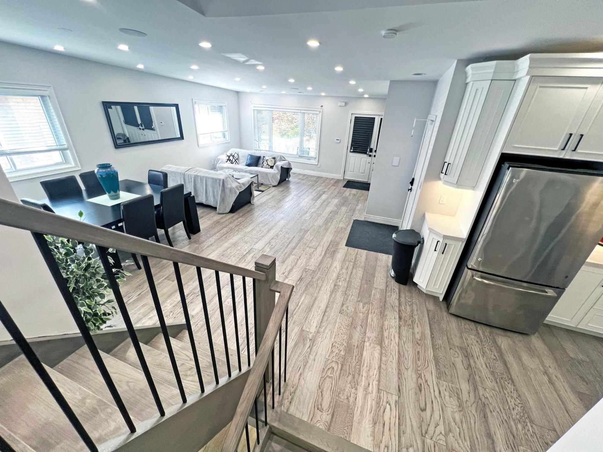 Luxe Near Limeridge - Sleeps 11 - Pool Apartamento *