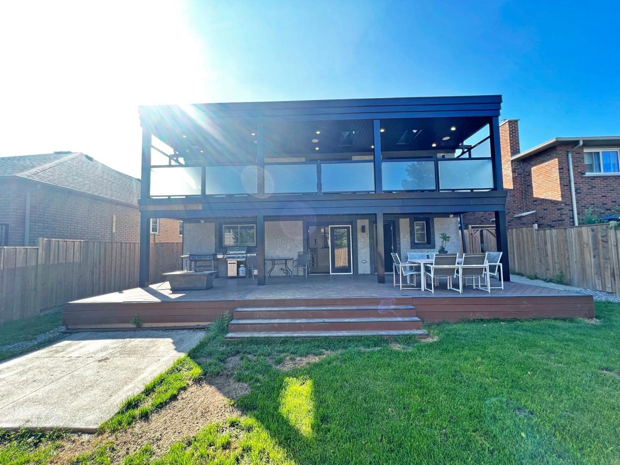Luxe Near Limeridge - Sleeps 11 - Pool Hamilton