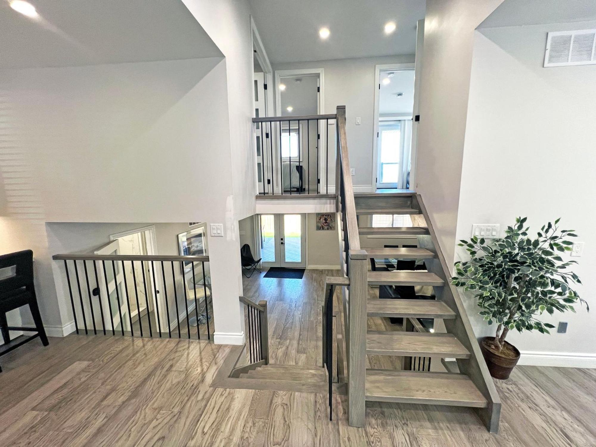 Luxe Near Limeridge - Sleeps 11 - Pool Apartamento Hamilton