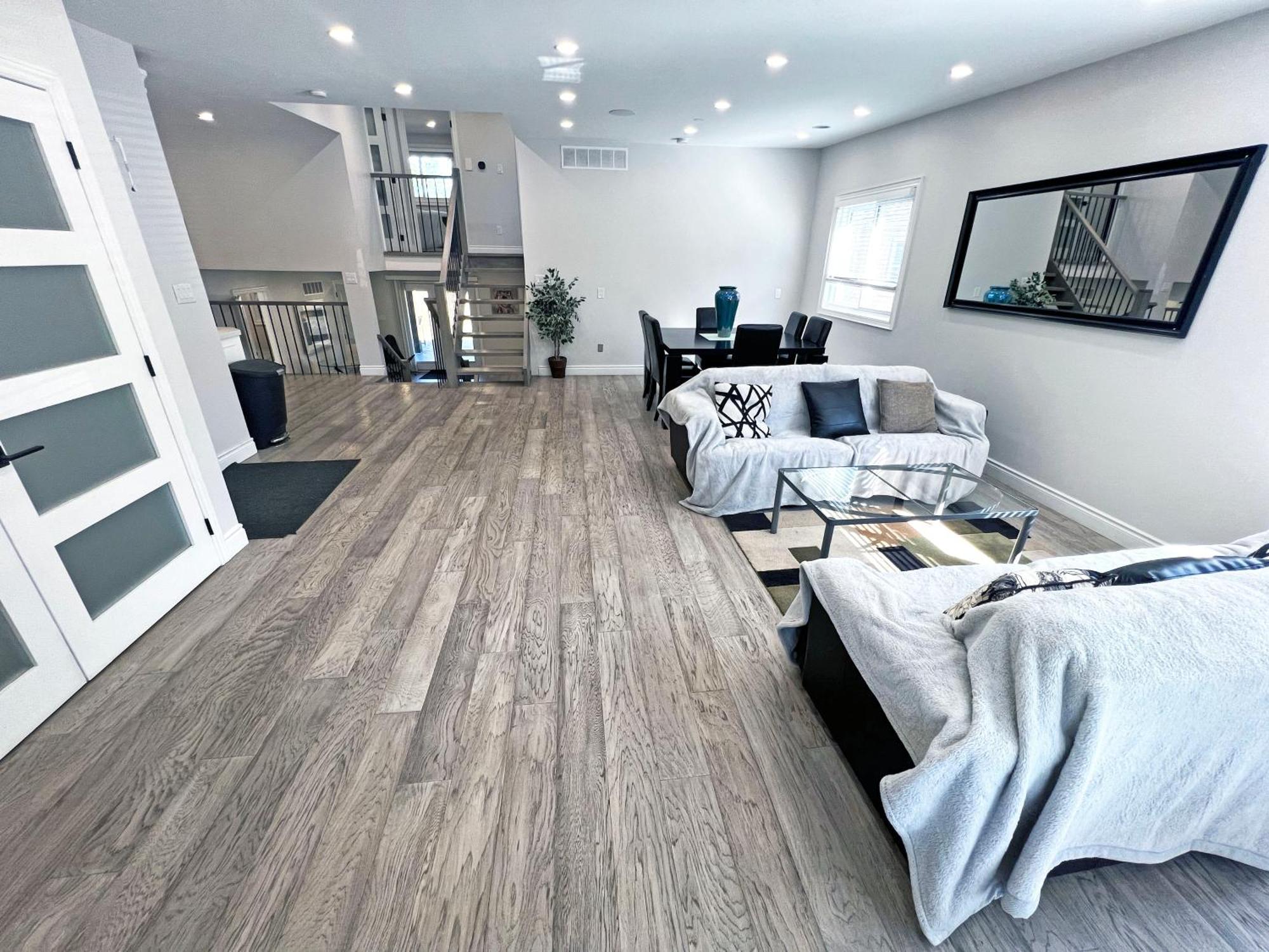 Luxe Near Limeridge - Sleeps 11 - Pool Apartamento *