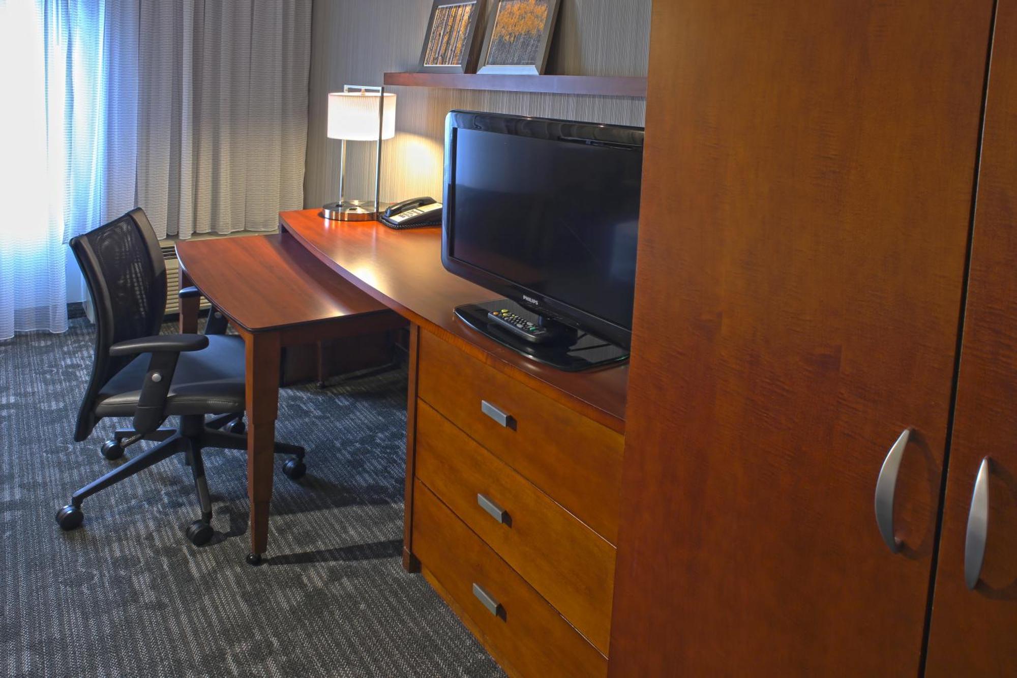 Courtyard By Marriott 4*