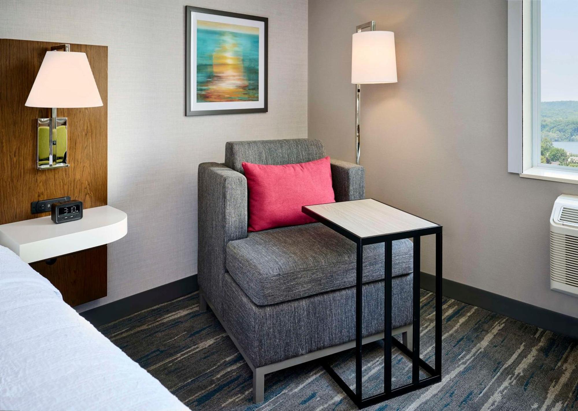 Hotel Hampton By Hilton 3*