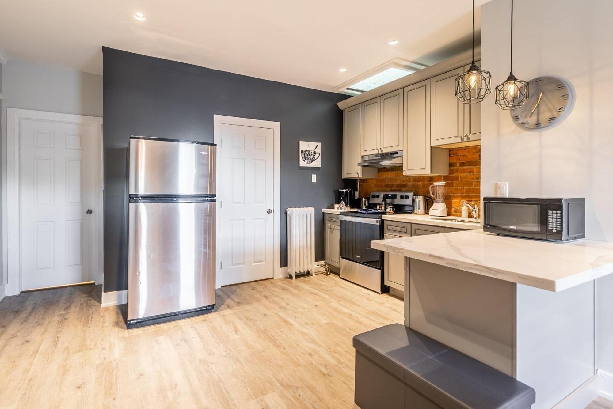 Hamilton's Best Neighbourhood 1br Apartment