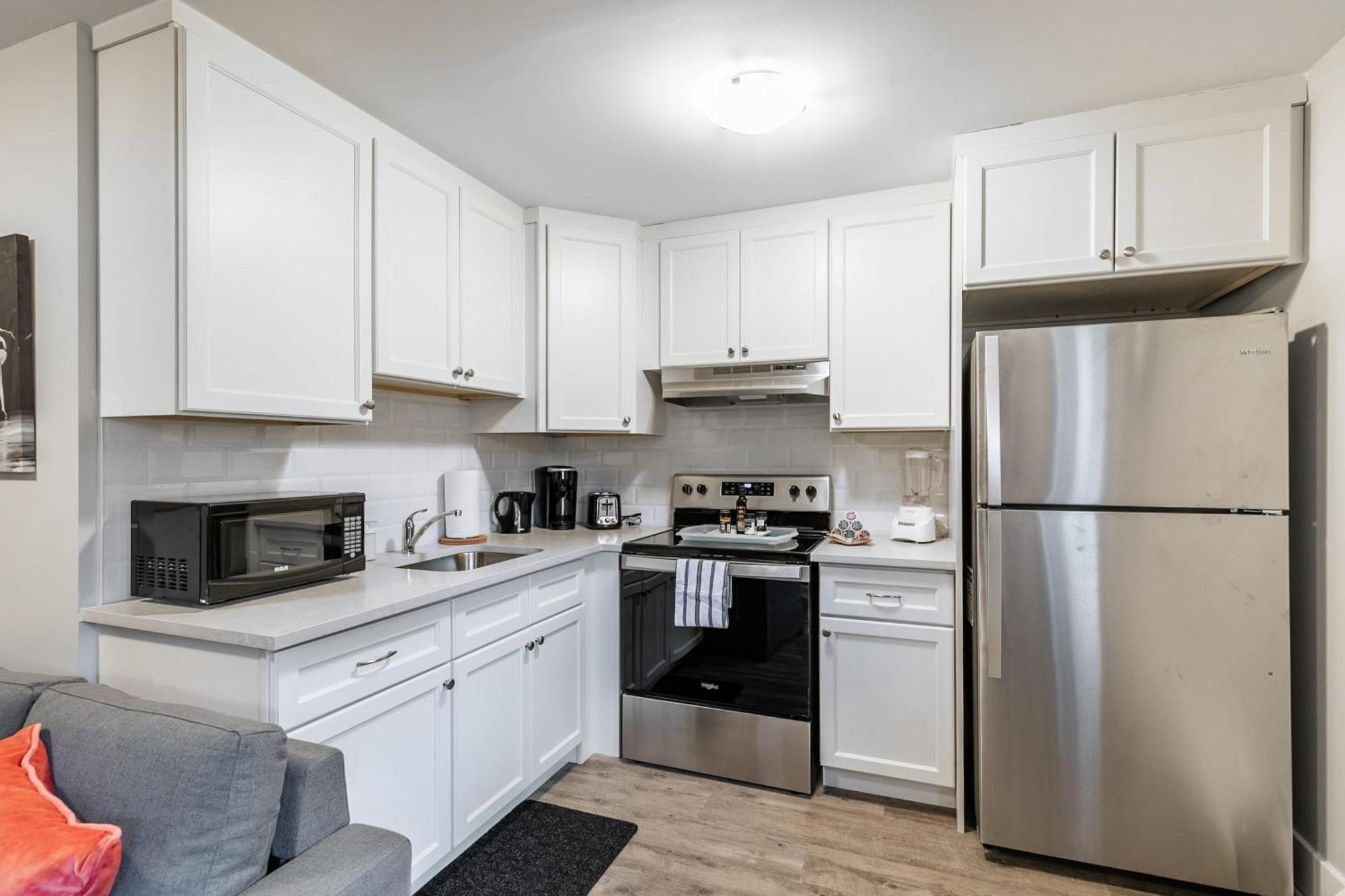 1br Basement - Street *