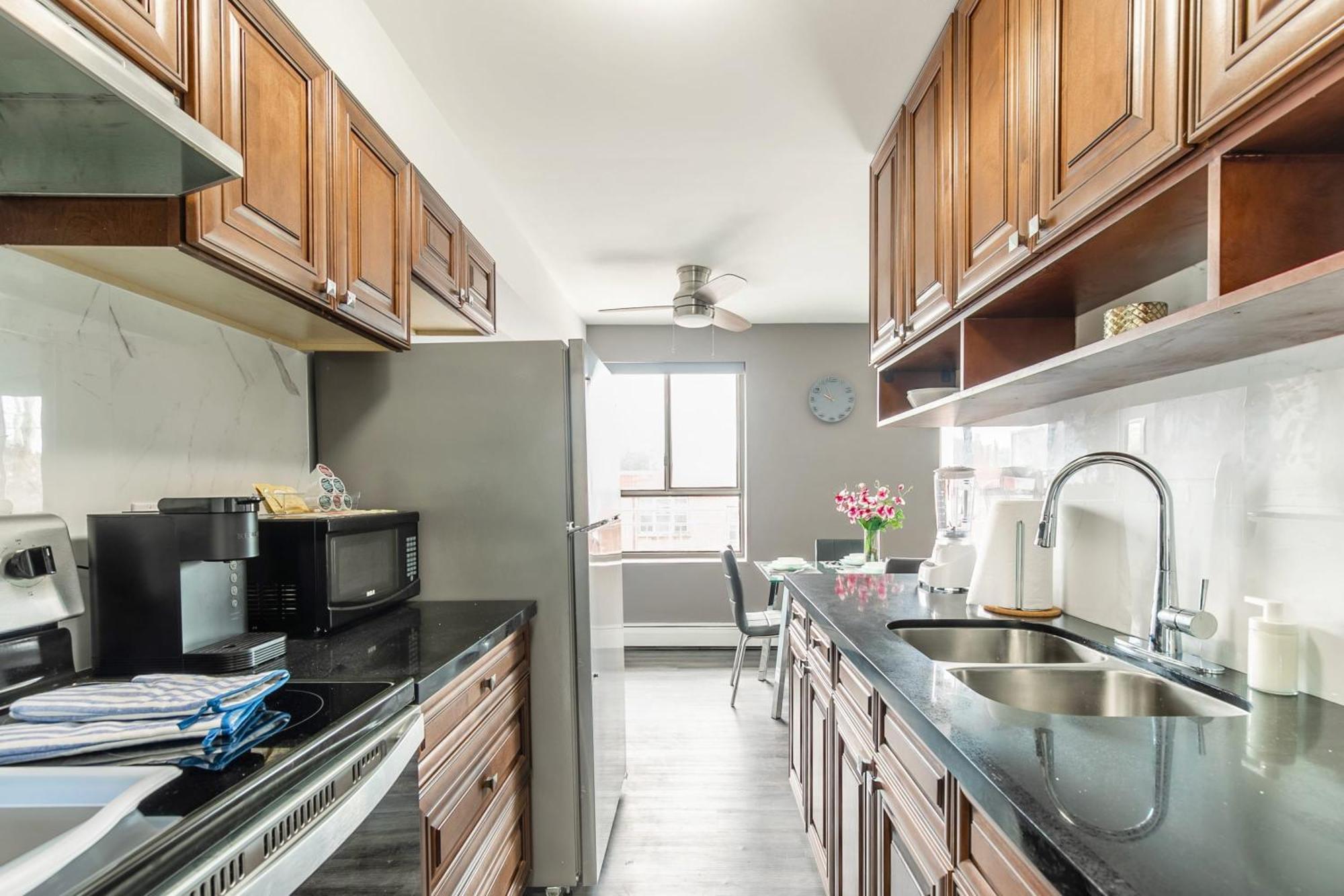 Spacious 2br - Near Dt * Hamilton
