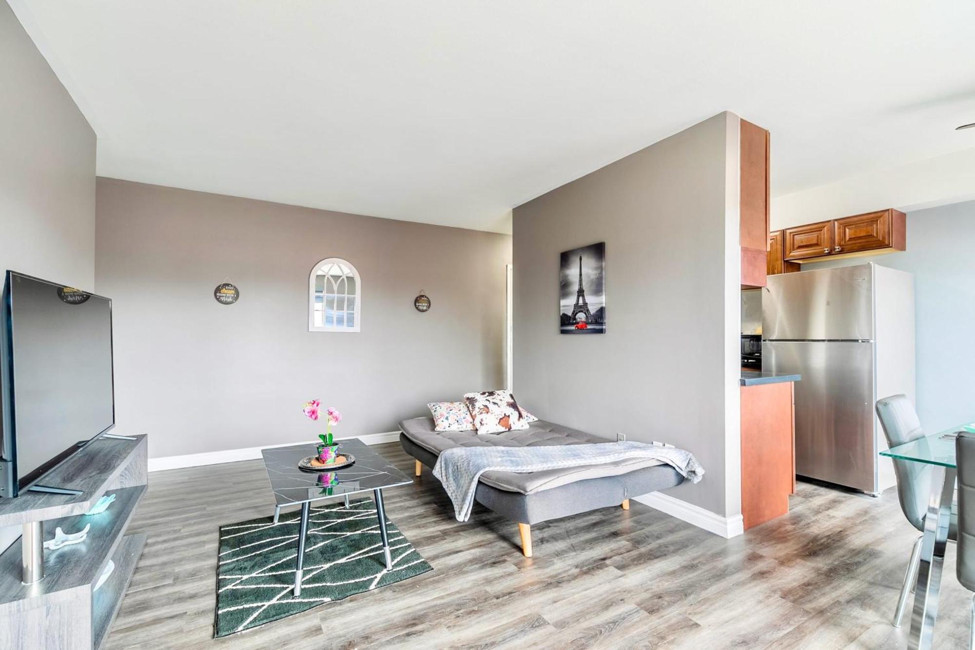 Spacious 2br - Near Dt