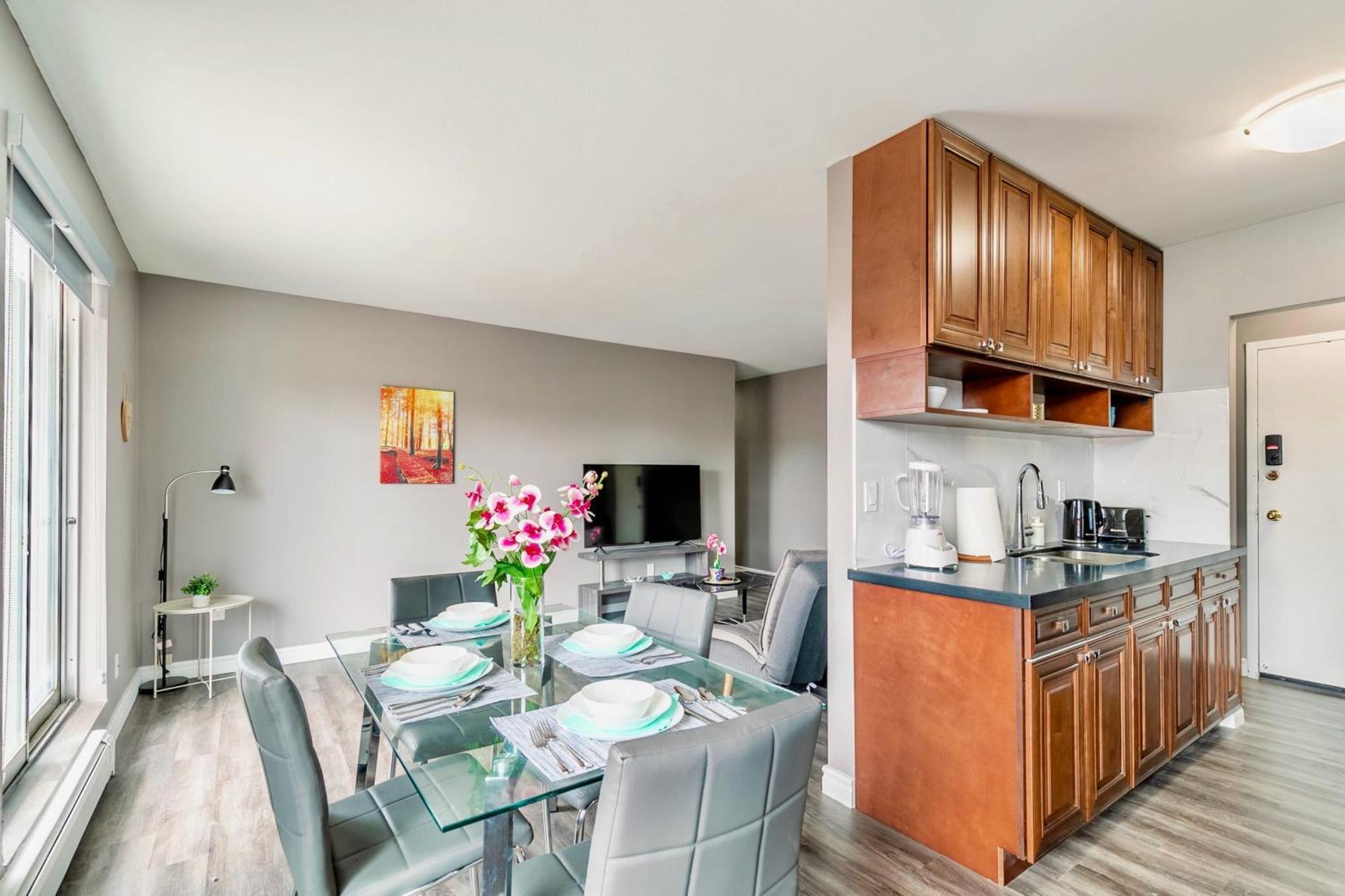 Spacious 2br - Near Dt * Hamilton