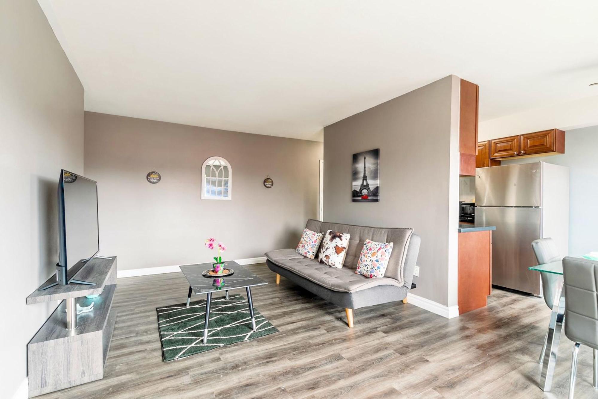 Spacious 2br - Near Dt Hamilton