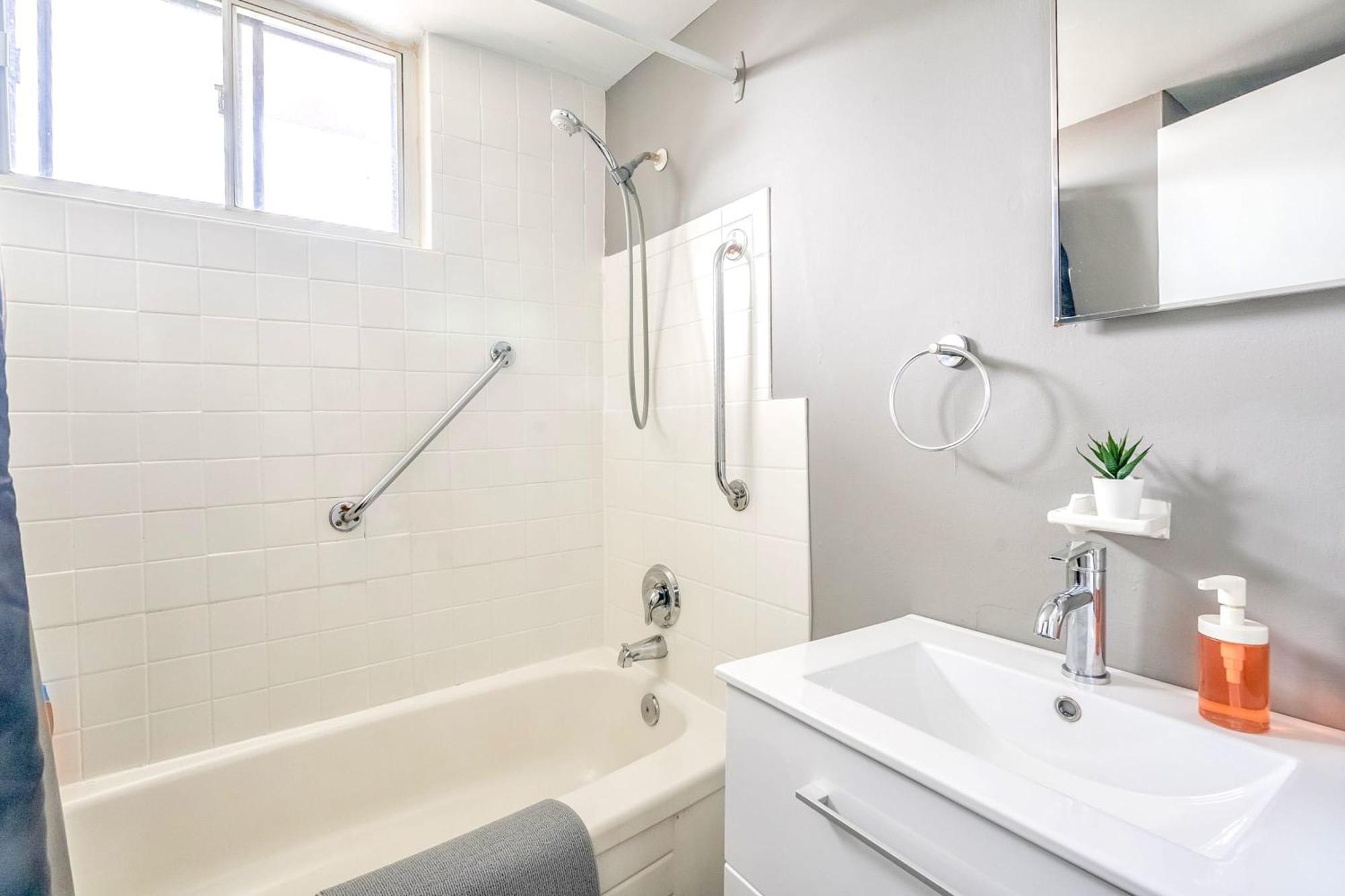 2bedroom Unit- Near Dt