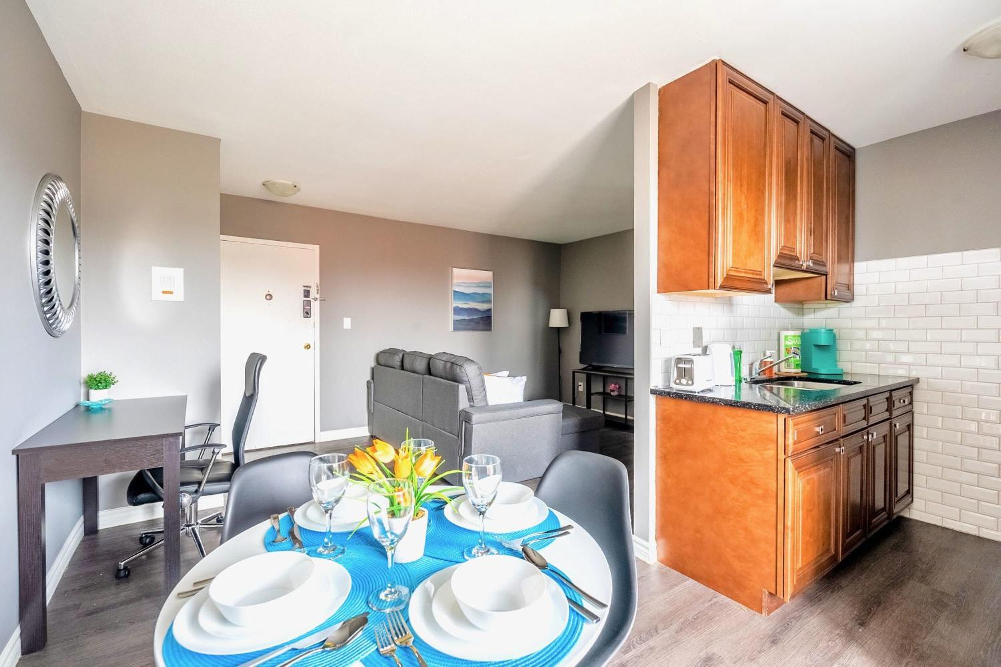 2bedroom Unit- Near Dt * Hamilton