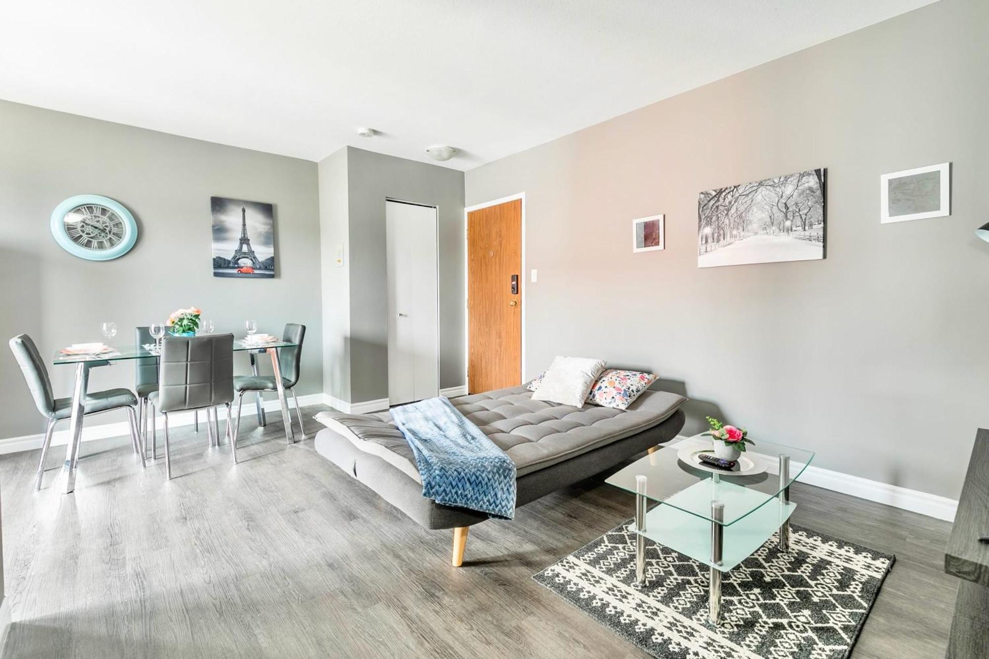 Modern 2br - King Bed - Prime Location Apartment
