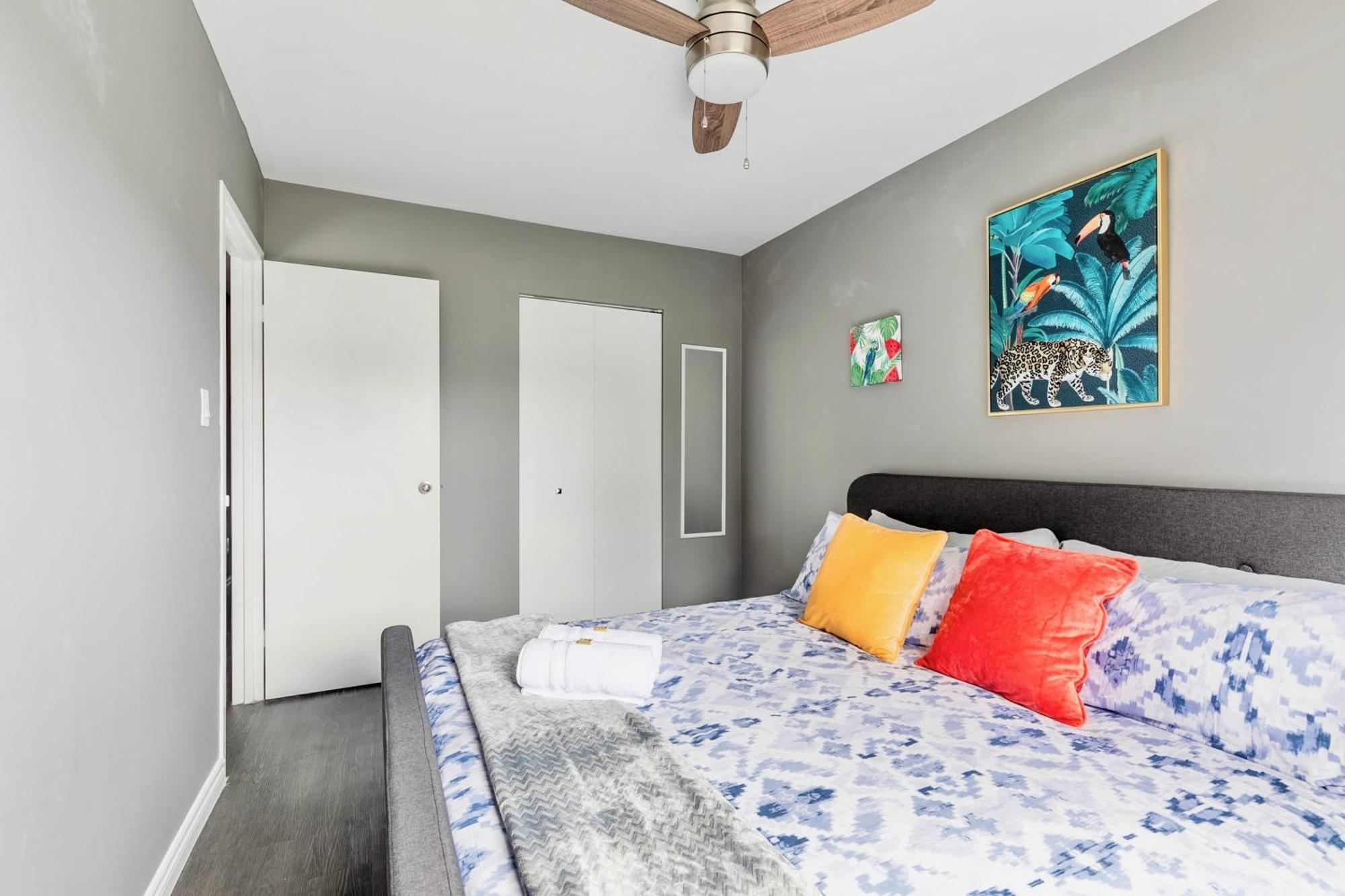 Modern 2br - King Bed - Prime Location Apartment