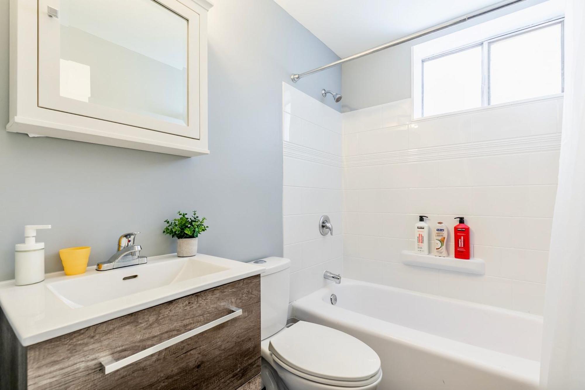 Glenview West W Patio - Near Downtown Apartment Hamilton