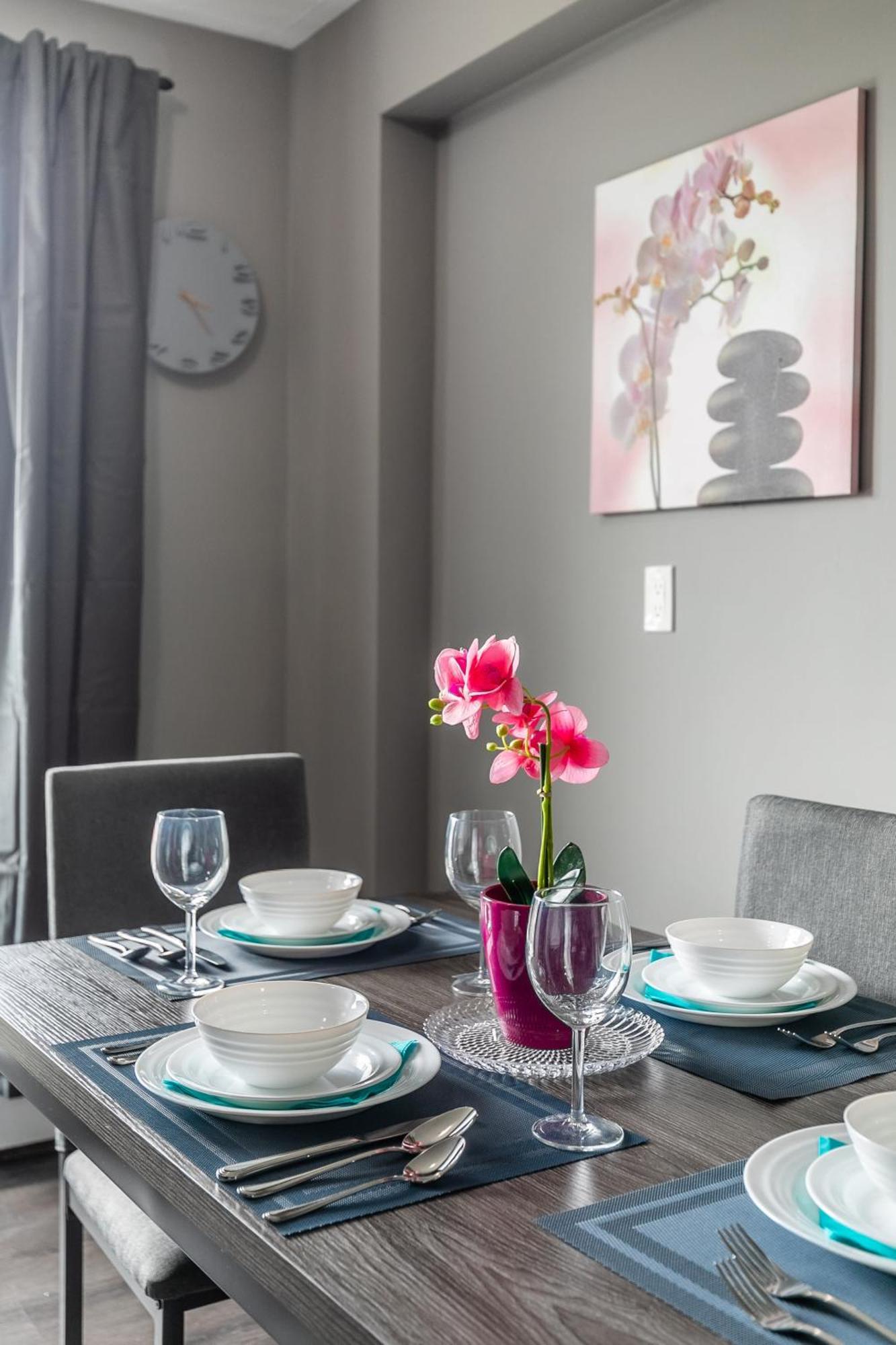 Apartment 2br - Near Downtown - Sleeps 6 *