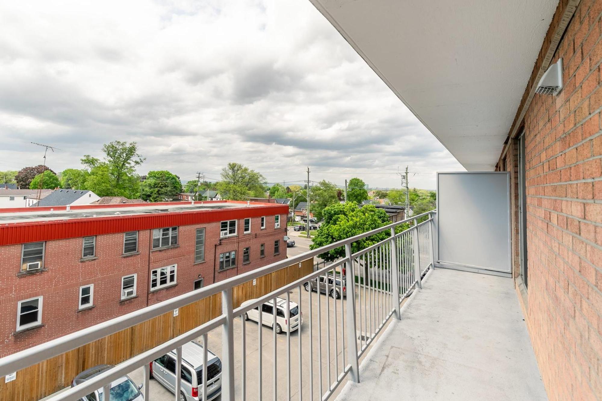 2br - Near Downtown - Sleeps 6 Apartment